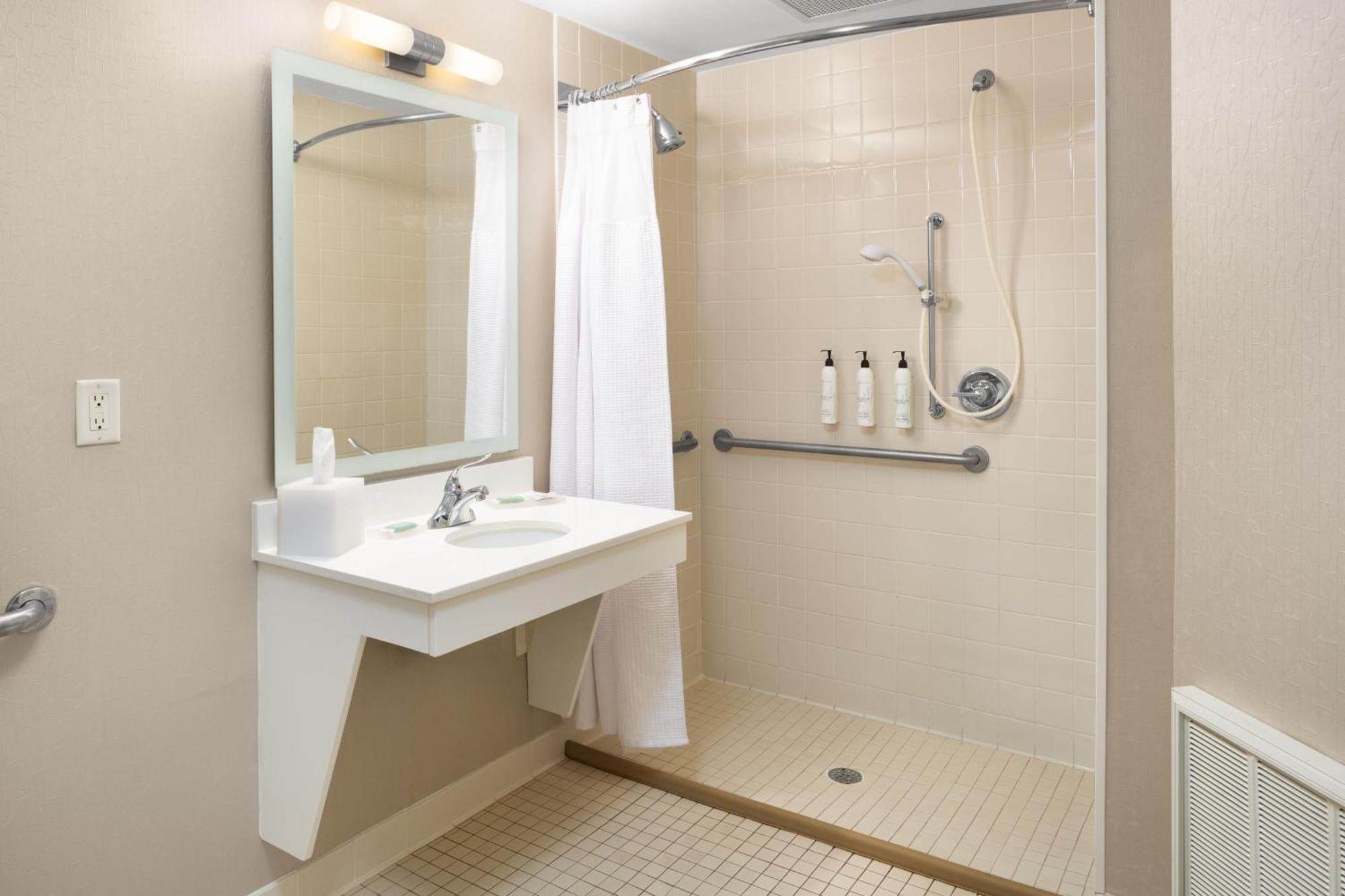 Springhill Suites Milford Bagian luar foto