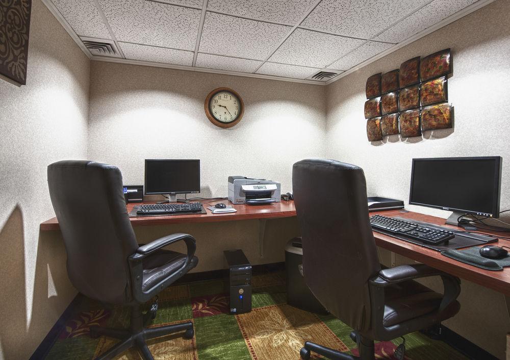 Springhill Suites Milford Bagian luar foto