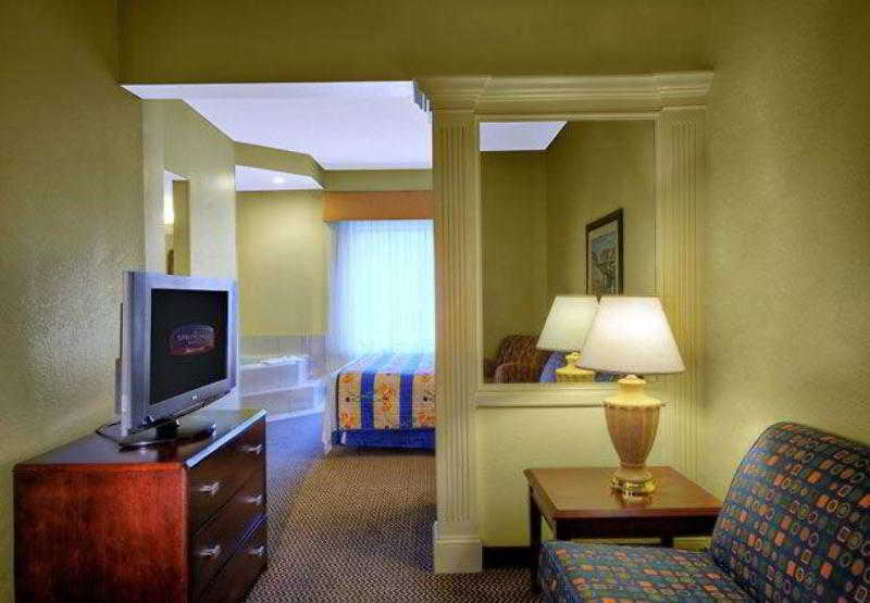 Springhill Suites Milford Bagian luar foto
