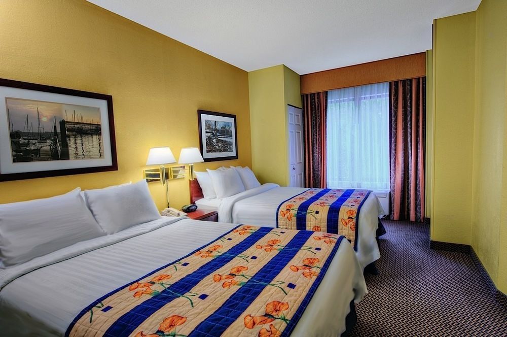 Springhill Suites Milford Bagian luar foto